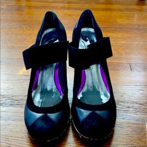 Poetic License Mary Jane leopard heels 🐆